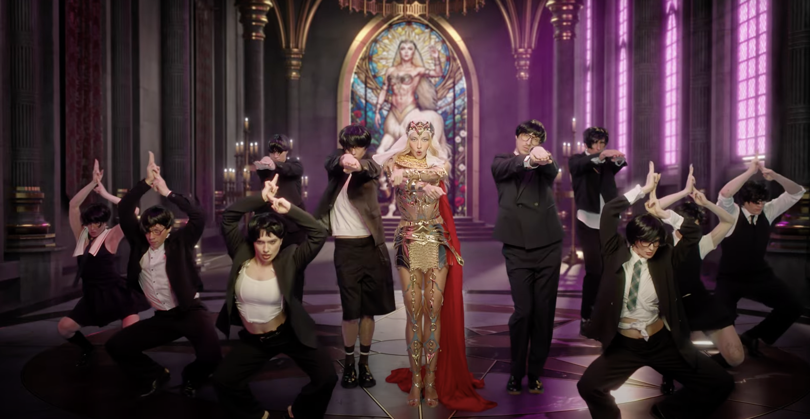 Як із фільму Marvel: Полякова в англомовному кліпі перетворилася на супергероїню (відео)